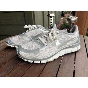 Nike Free 5.0 Sneakers Womens 8.5 Silver Snakeskin Metallic Running 695168-002